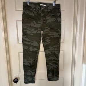 Levi's 711 Green Camouflage Skinny Jeans